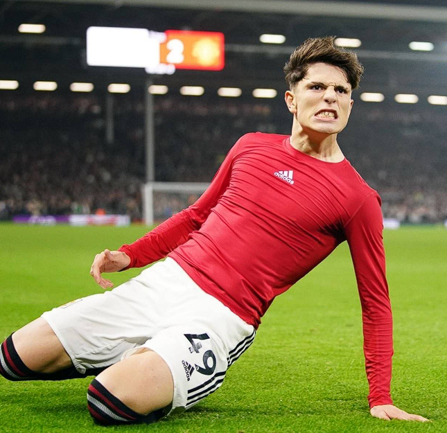 从青训视角看加纳乔：天赋、性格与成长潜力